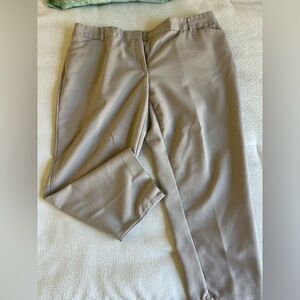 Liz Claiborne Women’s Khaki Pants 18W short length